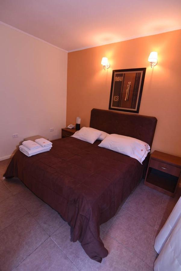 Hotel Aeropuerto Ezeiza Casa De Mr Monte Grande Exterior photo