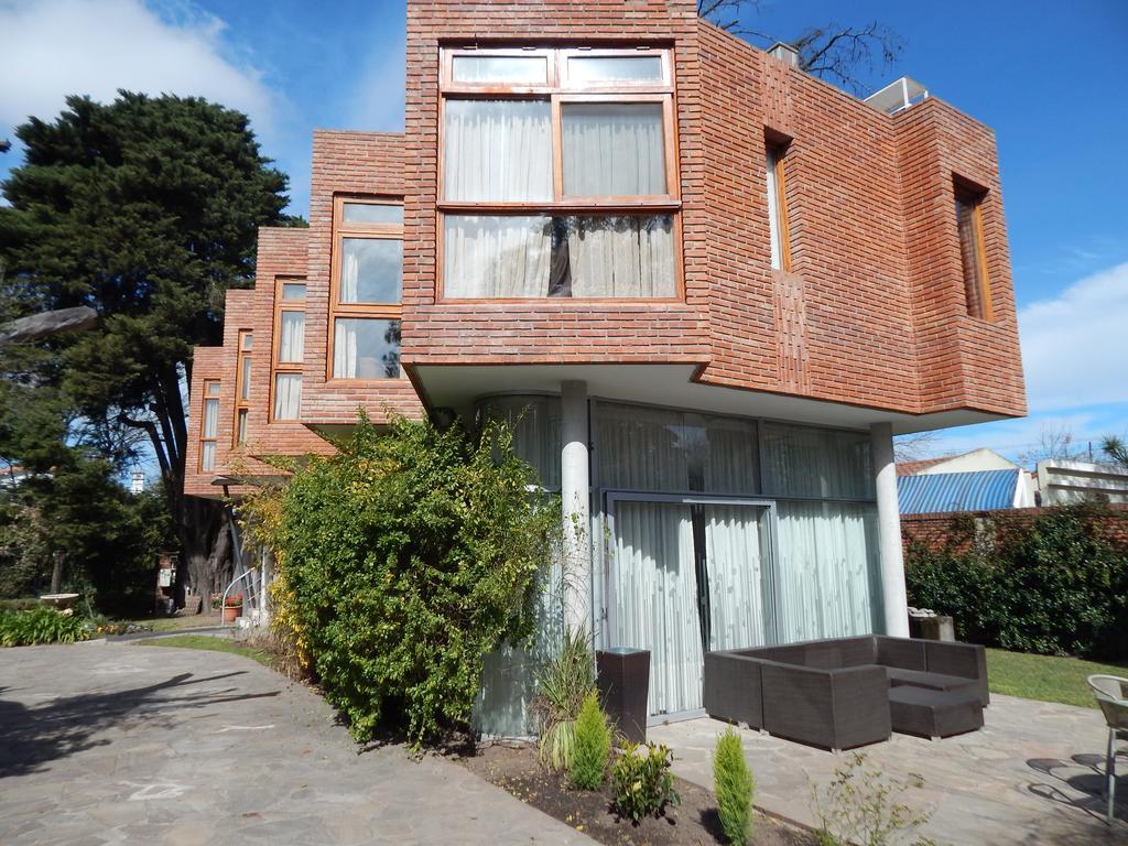 Hotel Aeropuerto Ezeiza Casa De Mr Monte Grande Exterior photo