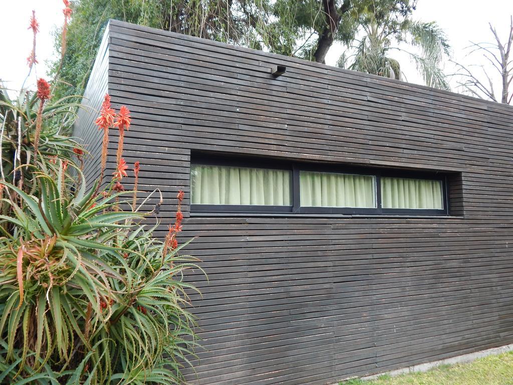 Hotel Aeropuerto Ezeiza Casa De Mr Monte Grande Exterior photo